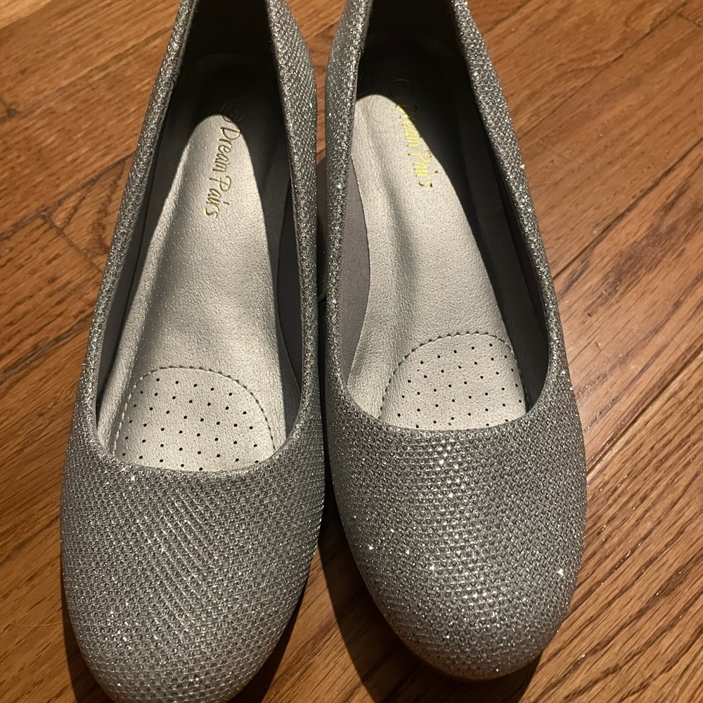 Dream Pairs Silver Glitter Wedge Heels 6.5 US